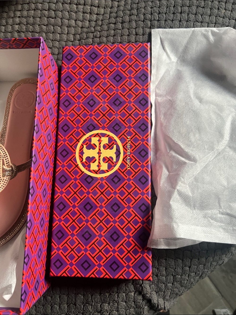 Tory Burch Metallic Rose Gold Cutout Logo Thong Sandal - Picture 4 of 9